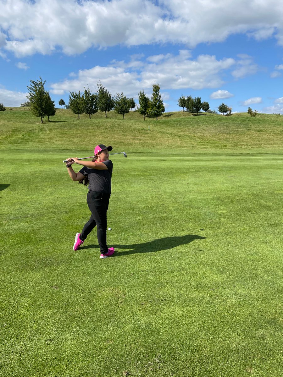 xudancc2's tweet photo. A gust lifted a handful of leaves just before impact, so I backed away and started again. Patience protected the shot from a distracted swing. #WindyLeaves #ResetYourShot https://t.co/gnJxuvDV2c
