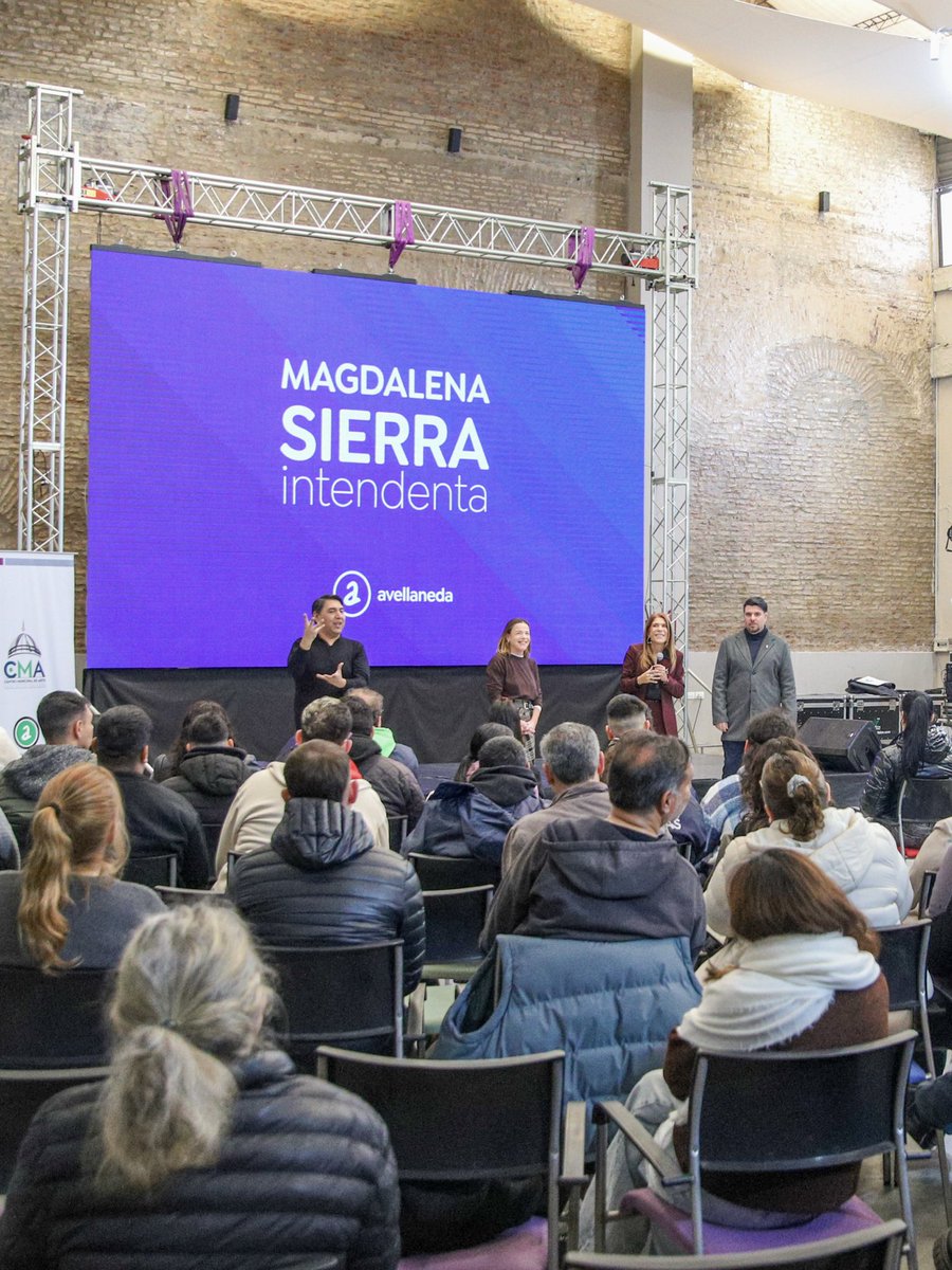 magdysierra's tweet photo. 🙌🏼 | Hoy es uno de esos días que nos llenan de felicidad y orgullo…

Le dimos la bienvenida a las nuevas y nuevos estudiantes de los Centros de Formación Integral N° 1 y 2 que comienzan sus prácticas profesionalizantes en distintas dependencias municipales y entregamos becas formativas a quienes ya finalizaron este recorrido.

Y hay otra noticia que nos llena de alegría: quienes ya realizaron sus prácticas y tuvieron un buen desempeño hoy dan un nuevo paso y se incorporan a la planta laboral municipal.

Estoy muy orgullosa de cada uno de ustedes. Nos conocemos desde que son chicos, desde la escuela y el CFI, y me emociona verlos crecer, aprender y conquistar nuevos desafíos.

A partir del año que viene, además, vamos a contar con dos Centros de Inclusión para Personas con Discapacidad más, para seguir ampliando oportunidades, acompañando sus proyectos y construyendo una comunidad cada vez más inclusiva.

¡Felicitaciones por este logro y vamos por más!
