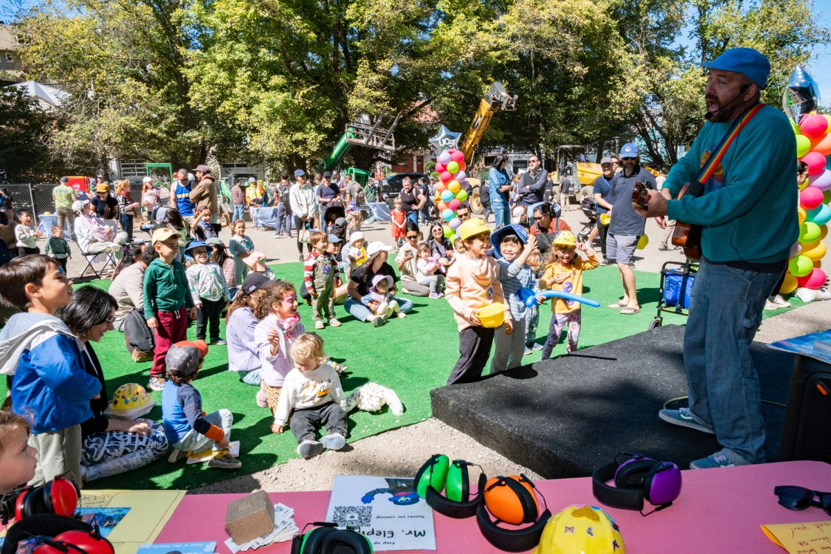 UCSFinCommunity's tweet photo. Our third annual Touch-A-Truck at Parnassus Heights was phenomenal with over 3,000 families having a wonderful Saturday morning on campus. We had music, arts-and-crafts, and SUPER COOL TRUCKS. This free community event is always a hit, and the third edition was full of smiles. https://t.co/ZW86rH40wg