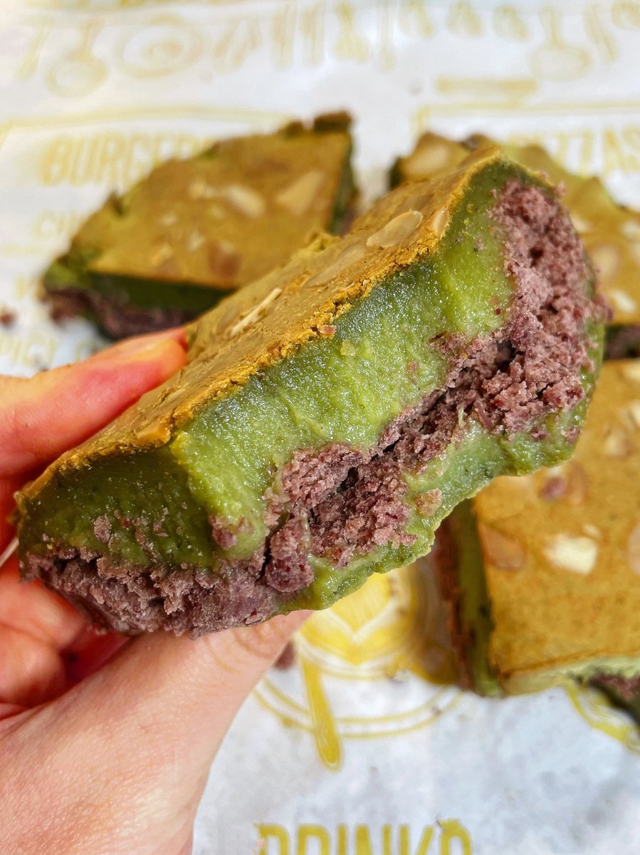 Shwetha67390792's tweet photo. Midnight snack win: Creamy matcha ice cream paired with warm red bean buns—cold u0026 cozy vibes hit different. https://t.co/Izlvk0neaB