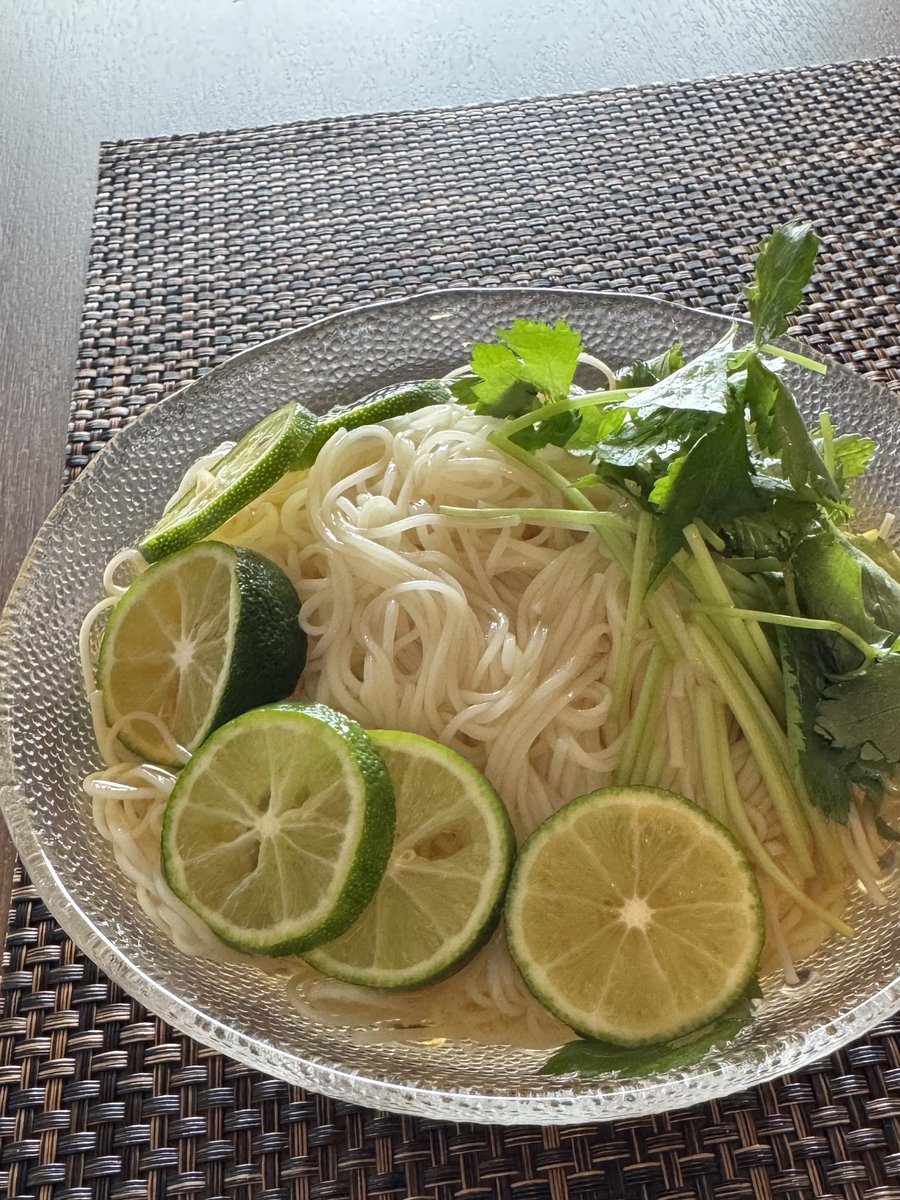 mushiromoe's tweet photo. すだちそうめん https://t.co/TiXj6gQgdn