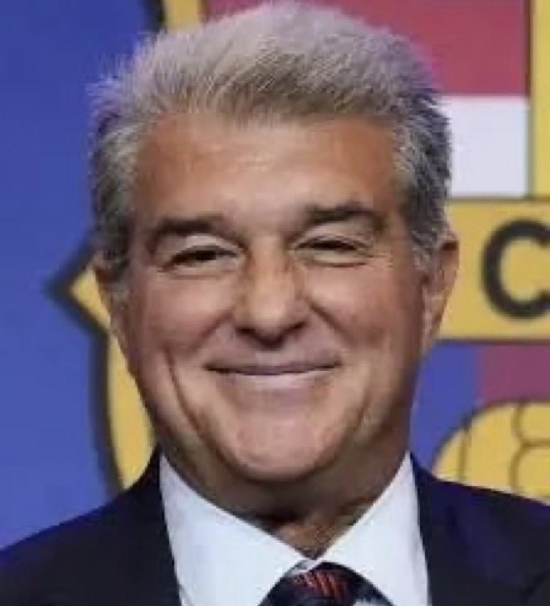 aspaakii's tweet photo. بيريز  :
ارسلنا  500 فيديو عن قضية نغريرا للاتحاد الاوروبي ويجب منع برشلونه من مشاركه في بطولات أوروبية

 الاتحاد الاوروبي   :
  نهائي أبطال 2029 في الكامبنو 🤣🤣 https://t.co/etOrchEaFZ