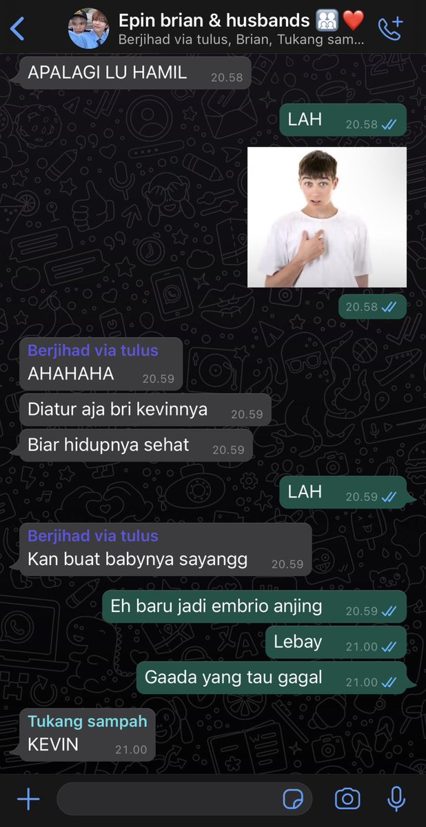 idvinee's tweet photo. Reaksi teman timun &amp; keluarga besar yang tiba-tiba di bombadir sama sg Aldo,  part of dijodohin via nenek syongsok au https://t.co/WXiF2cqvfH