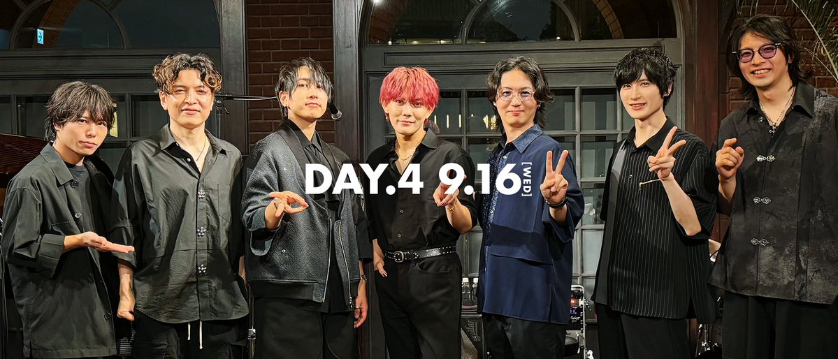Harnov_ts1175's tweet photo. あんさんぶるスターズ！！
バンドライブ ＠ BLUE NOTE PLACE
4DAYS 12公演、無事終了しました！

ご来場の皆様、配信観てくださった皆様、バンドのみんな、キャストの皆様、スタッフの皆様、色んな人たちのおかげで最高のライブになりました。ありがとうございました！！！

#ESバンド #あんスタ https://t.co/vJbews2868