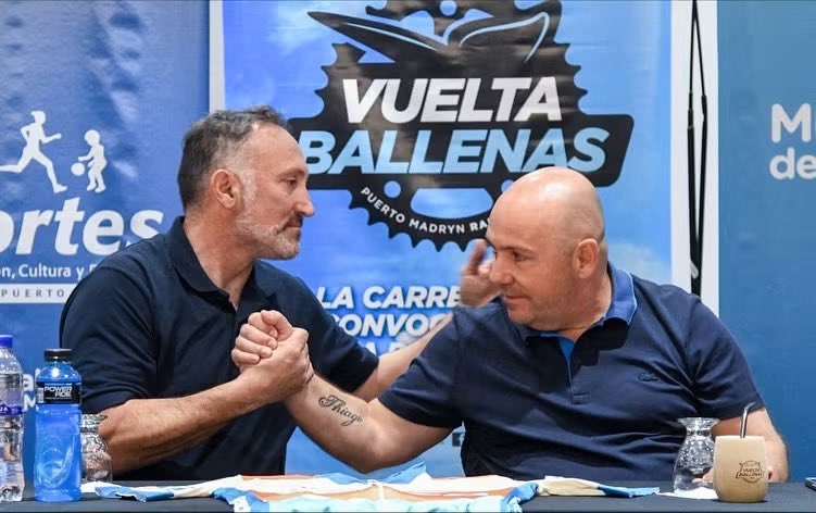 Gus_Sastre's tweet photo. Hoy se desarrolló la conferencia de prensa en la que presentamos la 14ª edición de “Vuelta Ballenas”, la carrera de ciclismo que ya se convirtió en una marca registrada de Puerto Madryn. 

Esto fortalece la sinergia entre el deporte y el turismo, recibiendo a 1.200 corredores de distintos puntos de la República Argentina y de países vecinos.