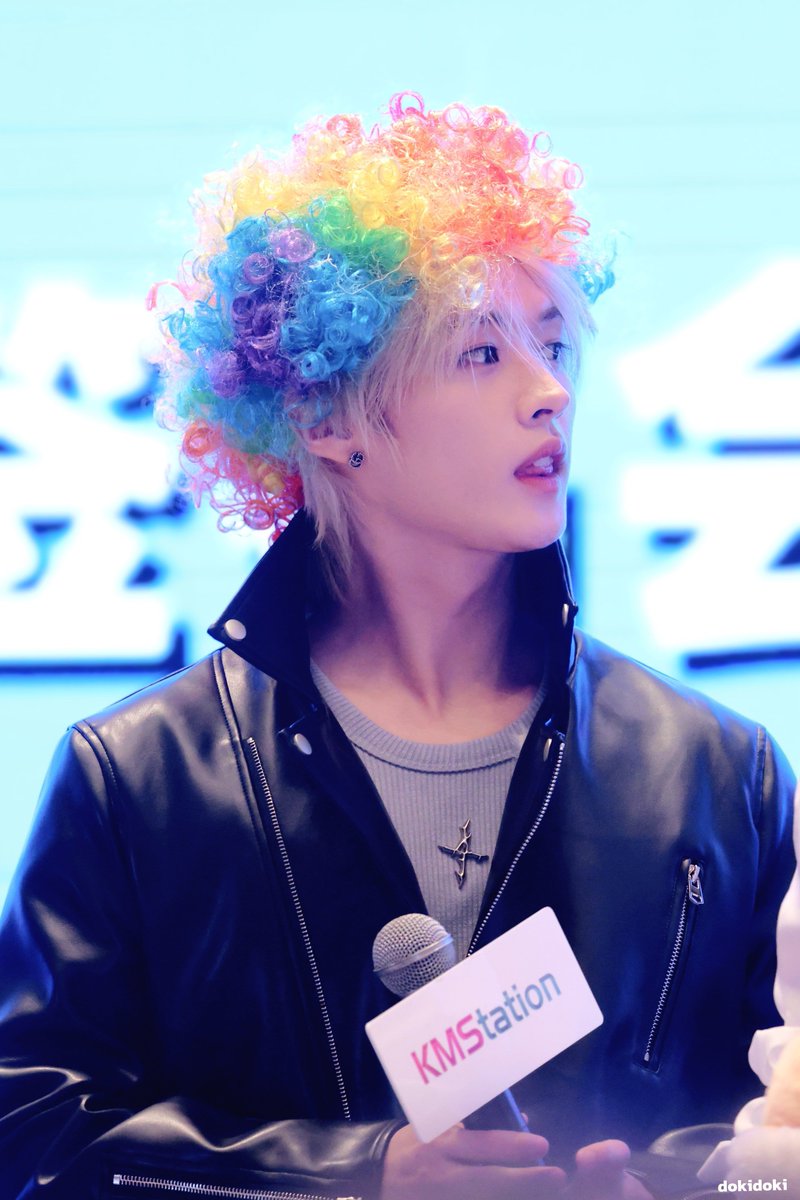 8Kiki_misozz8's tweet photo. You've got to be on a different level of gorgeous to look breathtaking even in a clown wig https://t.co/ZDSYnNaRtr