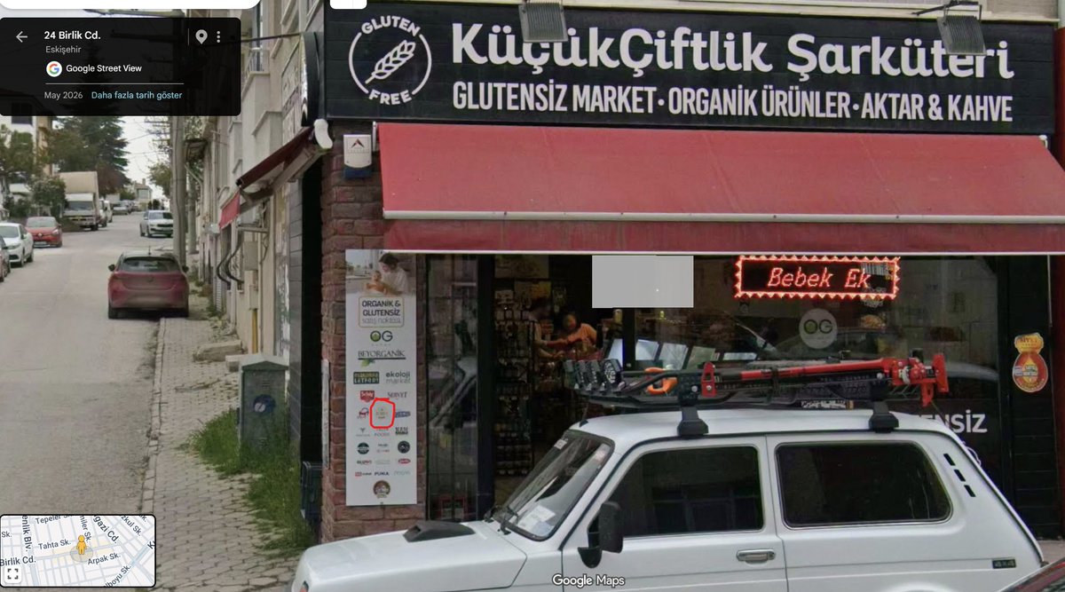 vuque's tweet photo. Akif bey, Eskişehir'de sitenizde sadece Taze Terek satış noktası olarak görünmektedir. Aşağıdaki dükkan logonuzu kullanmaktadır, acaba kendileri de yetkili satıcıdır ve sitenizde bir eksik bilgi mi söz konusudur yoksa logonuzu sizden habersiz mi kullanmaktalar?@akifhut https://t.co/Fq0TCTPcpf