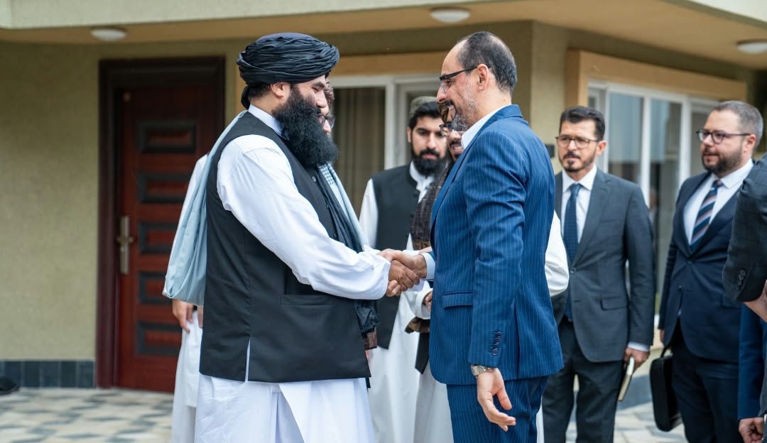 Haqqani02's tweet photo. دیدار خلیفه صاحب سراج‌الدین حقانی با رئیس استخبارات ترکیه، بر تقویت همکاری‌های امنیتی و روابط دوجانبه تمرکز داشت. مبارزه با مواد مخدر، هماهنگی امنیتی و مسائل منطقه‌ای از محورهای اصلی این گفت‌وگو بود.
#افغانستان 
#ترکیه https://t.co/oF406XiOxv
