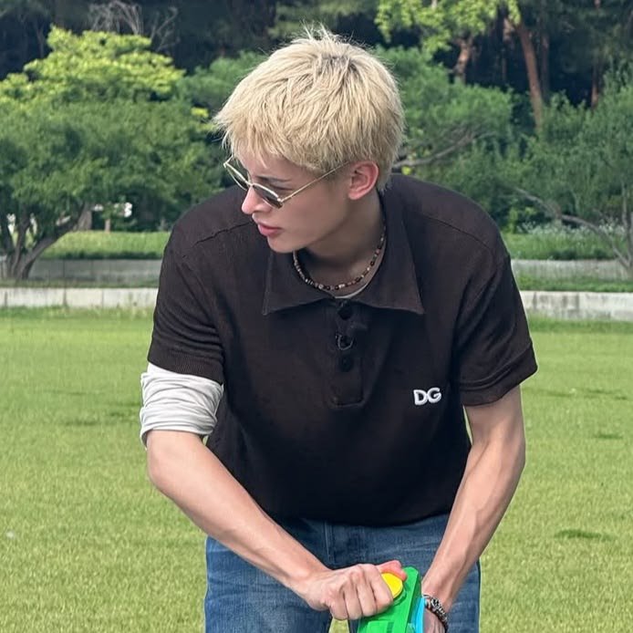 st4rtiss's tweet photo. can he always wear polo shirts #plz https://t.co/ARVSKXSlm3