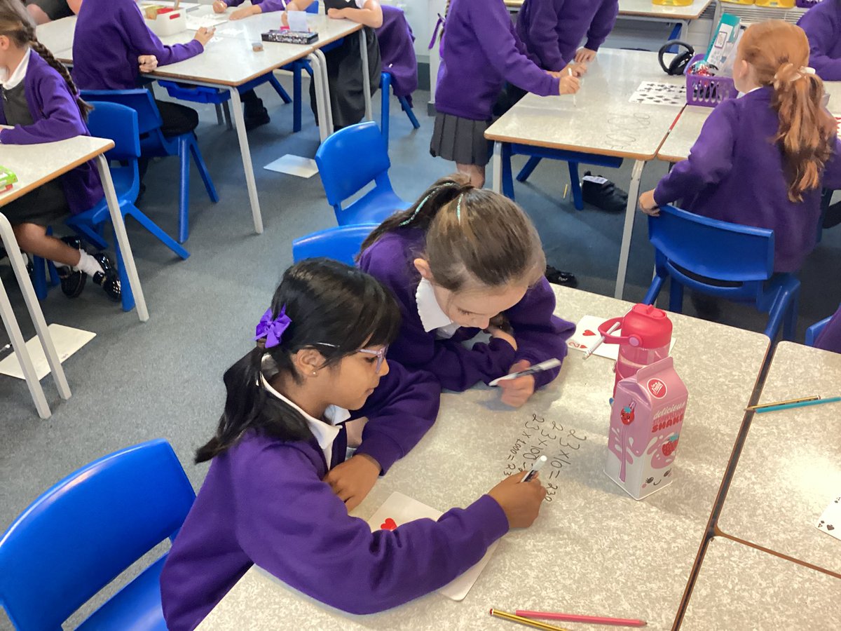 SpringwellY5's tweet photo. 5W working hard (and a little differently) in Maths today! 🧮 https://t.co/FtQM4GAR4r