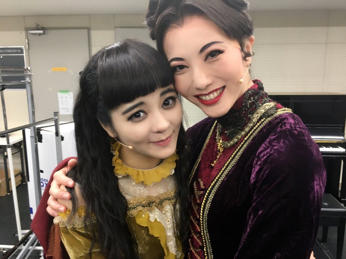 Tamura_Meimi's tweet photo. TRUMPシリーズは私の青春だなあ
次は星に手を伸ばす役を私もやりたい
#はじめての繭期 https://t.co/KQe0X7VrgN