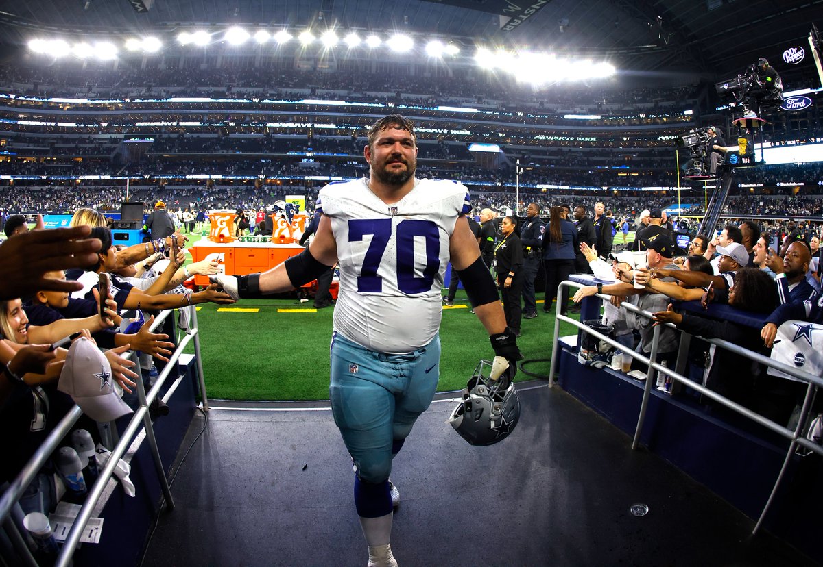 1053thefan's tweet photo. Zack Martin Joins @OThankKevin &amp; @inthemageors on the @kandc1053 Right Now! https://t.co/xpA8XyVLSC