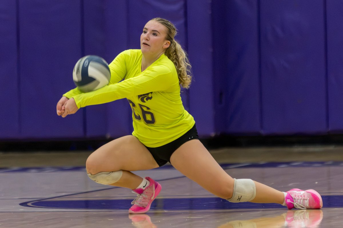 wvcsd's tweet photo. Check out some varsity volleyball photos from a match against Monroe-Woodbury last week. Go Wildcats! https://t.co/740NAJE39B