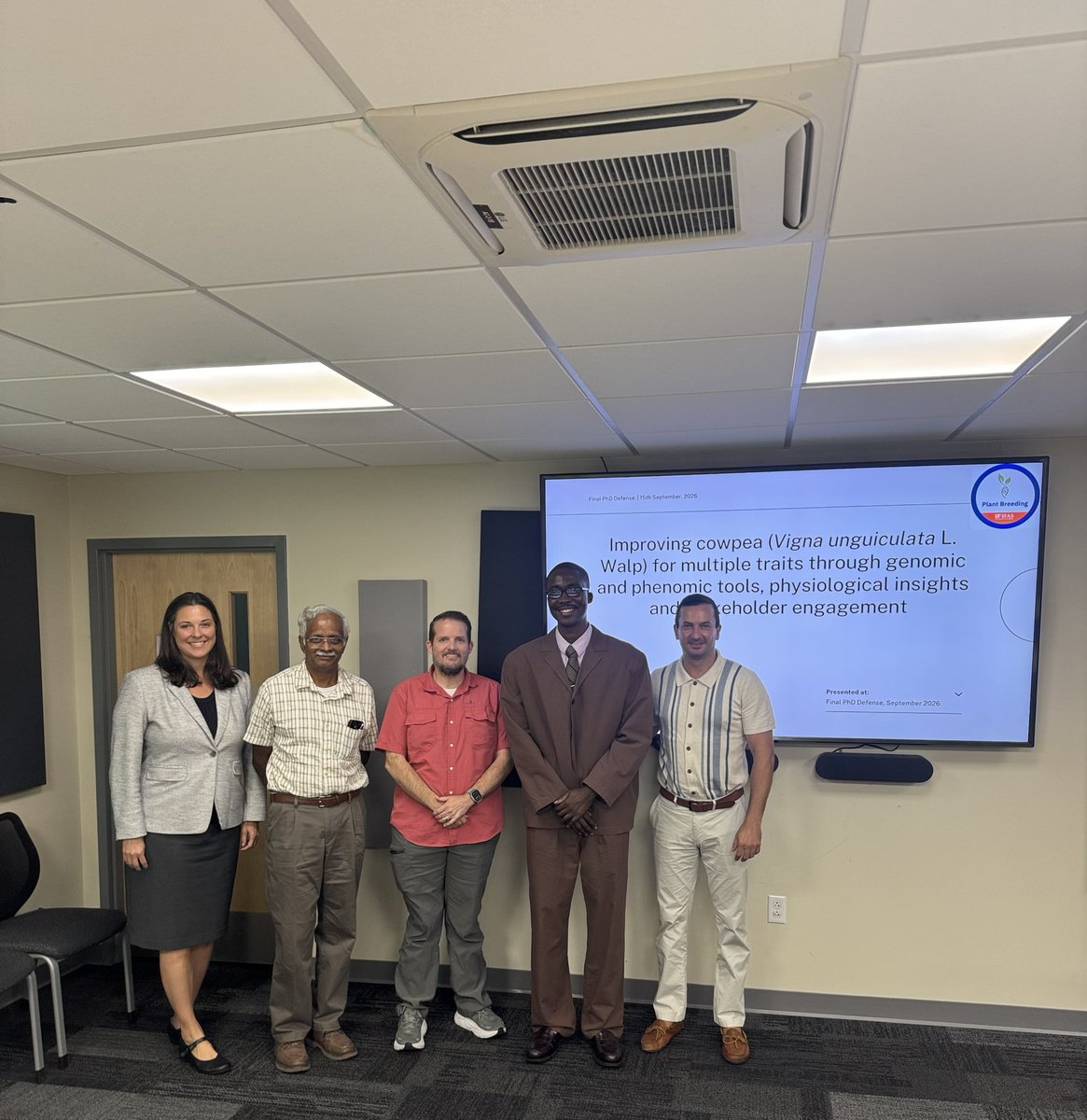 bibakinmade's tweet photo. Successfully defended my PhD yesterday. What a journey it has been!! https://t.co/feWLjqoXnt