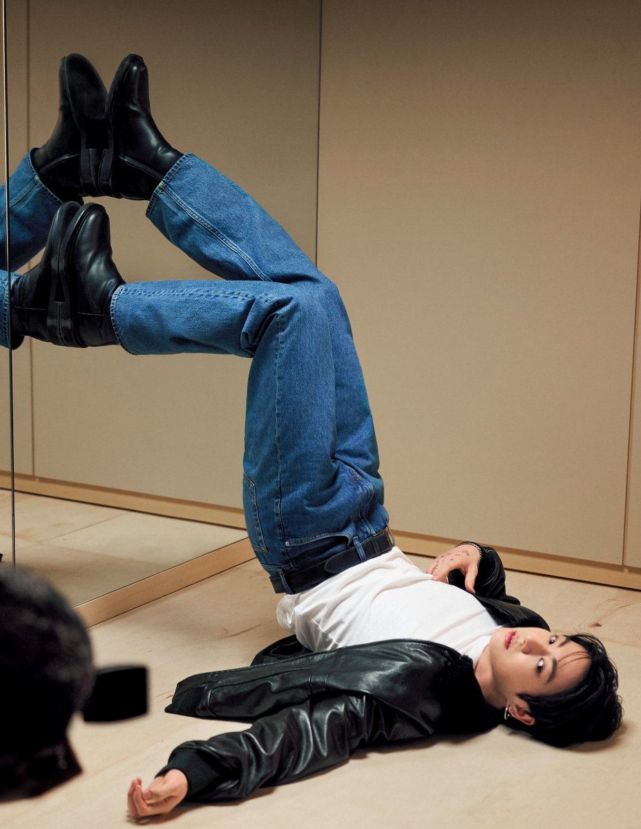 archiveforJK's tweet photo. i am genuinely so obsessed with this pic. https://t.co/DxkH7rwDmK