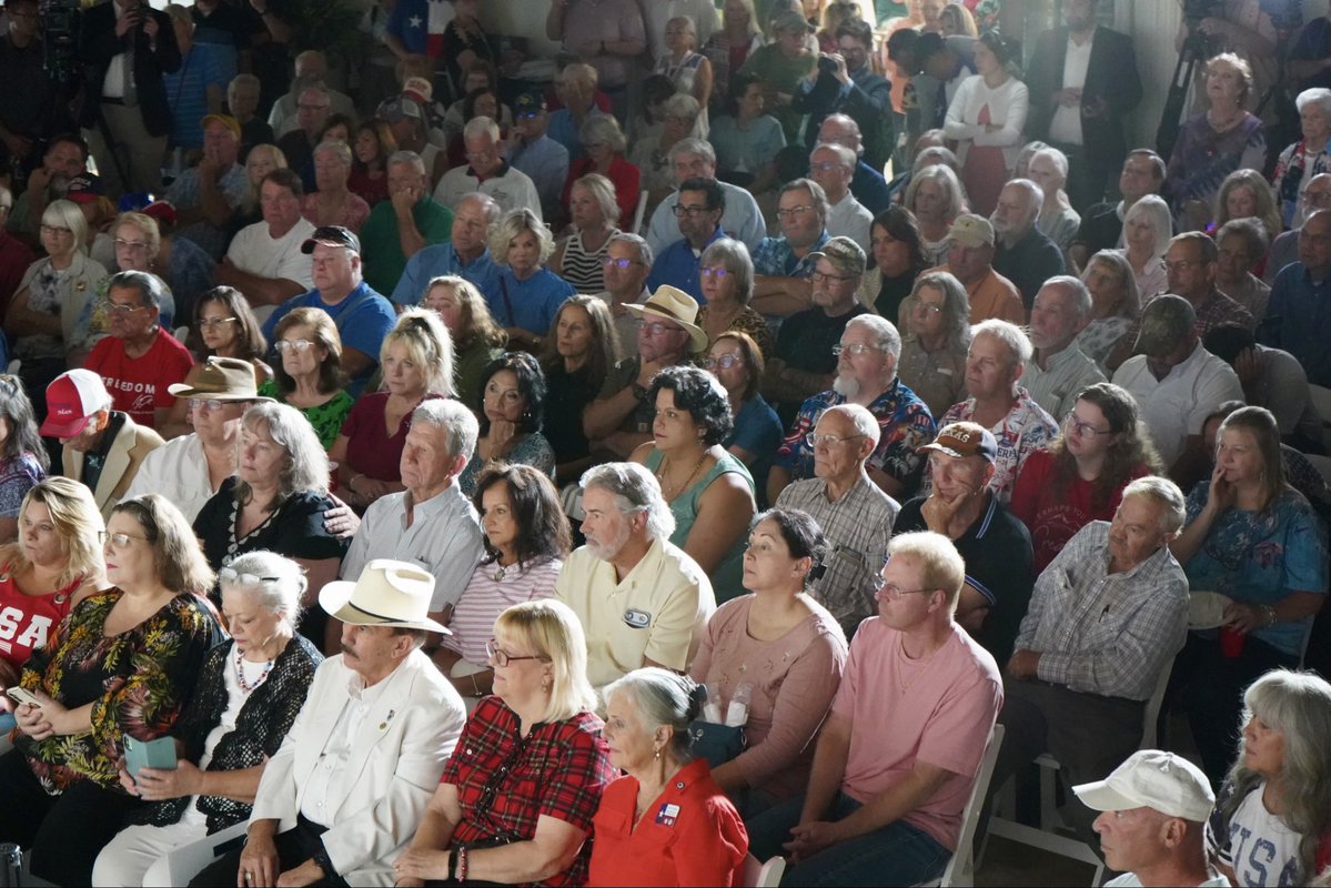 KenPaxtonTX's tweet photo. Standing room only in Longview last night! Thank you to everyone who came out to support our campaign.

For the next 48 days, I’ll continue taking our message directly to the people of Texas and fighting for the future of our great state. Let’s finish this fight strong! https://t.co/hrDJ9lDRGz