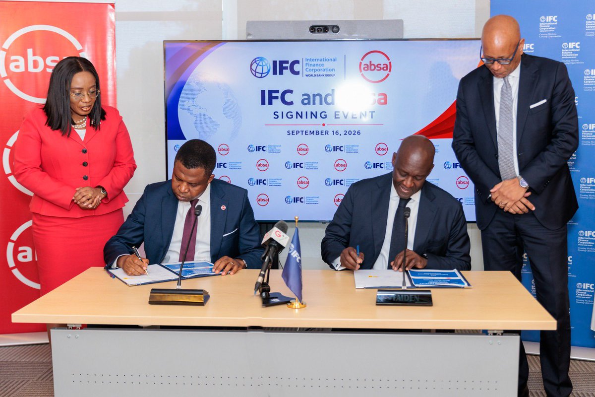 Diop_IFC's tweet photo. Today in Accra, I signed a new @IFC_org partnership with @AbsaGhana to expand working-capital financing across Ghana’s cocoa value chain.

This will help licensed buying companies reach nearly 140,000 smallholder farmers and keep more capital flowing through one of Ghana’s most important sectors.