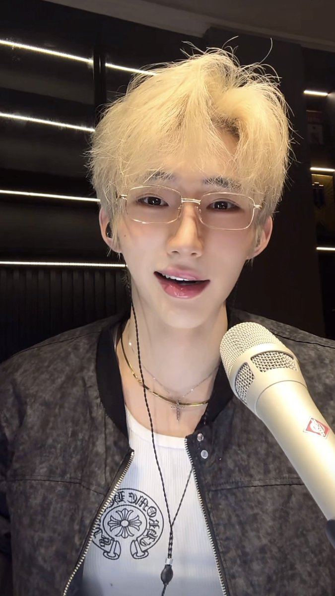 cdlalune's tweet photo. งุ้ย วันนี้เค้าดูอารมณ์ดีนะหายแล้วใช่มะ https://t.co/HfYK9hGZvU