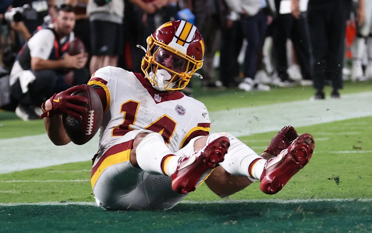 WSHCarter's tweet photo. Antonio Williams snaps better be DOUBLED next week 

I NEED IT MAN 😩 

#RaiseHail https://t.co/oRtUEpo4xr