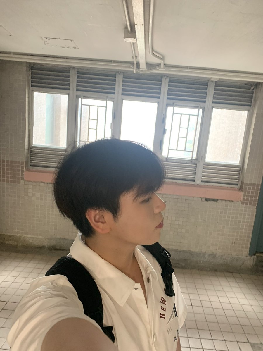 lt_5hhh's tweet photo. 只要我唔講嘢 我都可以做到高冷（？
不服來辯🤕！ https://t.co/idJSbUcxD4