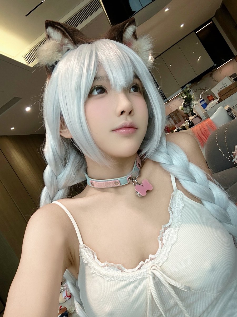 luckysoni500's tweet photo. 衣服有点紧，呼吸都变重了 https://t.co/1ZromQuHnf