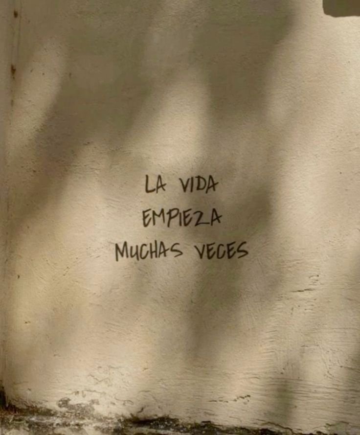 franch_laura's tweet photo. Esas palabras que te han gustado por la razón que sea, verso, aforismo, pensamiento o idea subrayada al margen de un libro... ¿las compartirías aquí, en comentarios?  Lo agradecería.

​Te leo y guardo ♥️ https://t.co/qWi6gkKeM4