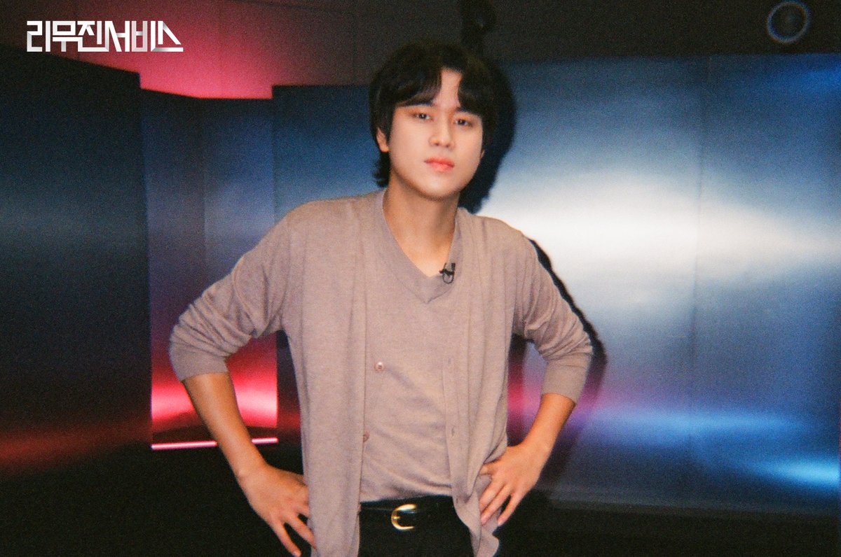 mujin_plz's tweet photo. 🎵오.노.추 <바이 바이>🧡

샛주황색으로 물들 가을과 찰떡인 곡!
하루의 끝에서 오렌지색 석양을 보면
무쥔장 생각이 나~🎶🌅

#이무진 #LEEMUJIN 
#리무진서비스 #LMJSV https://t.co/FVzo2lFIk1