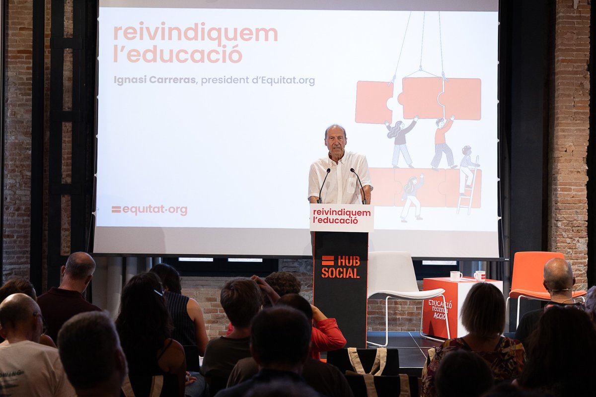 equitatorg's tweet photo. "No ens volem resignar a administrar problemes, volem construir futur".

Comença 'Reivindiquem l’educació: on som, d’on venim i com ens recuperem'. Dues jornades a partir de l’#AnuariEducació2026, amb veus molt diverses de l’acadèmia, l’aula, l’administració i el món social. https://t.co/awVXoOEbMX
