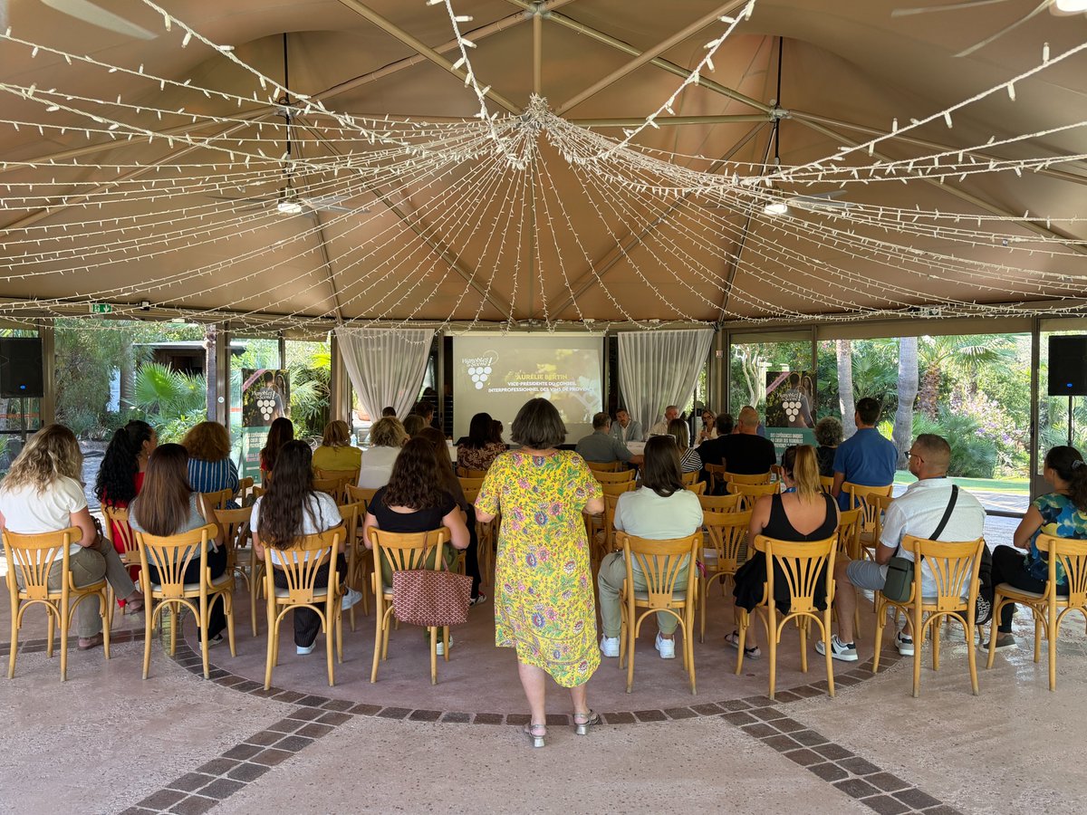 VarTourisme's tweet photo. CONFERENCE DE #PRESSE
🍷 Ce 14/09, @VarTourisme, CIVP, @VINSDEBANDOL et territoires ont présenté 2e édition de #VignoblesEnScene à #RoquebruneSurArgens
✨ De nouvelles expériences uniques dans les vignobles de #Provence et #Bandol à venir !
➕d'infos : https://t.co/I4XswuGZMq https://t.co/zTyEW5vTPo
