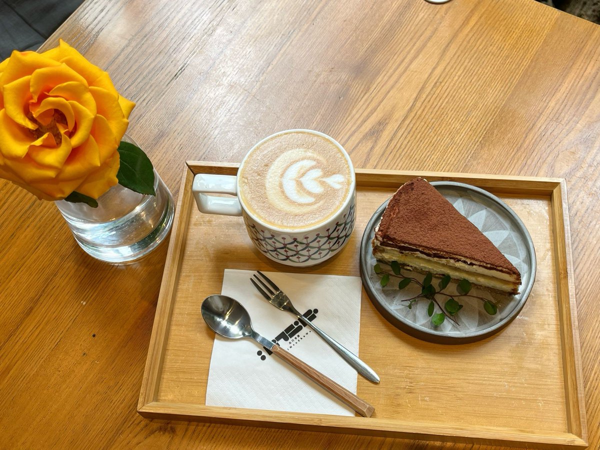 IsisConwrirq's tweet photo. Tried the innovative zero-waste café combo – house-made oat latte paired with edible matcha shortbread that dissolves in seconds. My morning just got guilt-free and totally magical! https://t.co/kmSzIOaIME