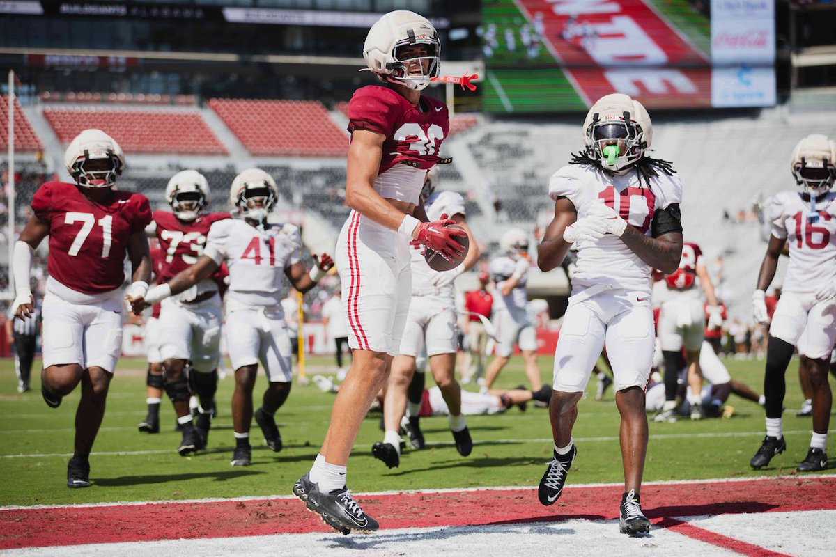 AlafrigginBama's tweet photo. Rewatching Bama/Kentucky - Derek Meadows was incredibly physical in run blocking. Won’t show up on the stat sheet, but that guy is a football player… https://t.co/sG4eSCXoX0