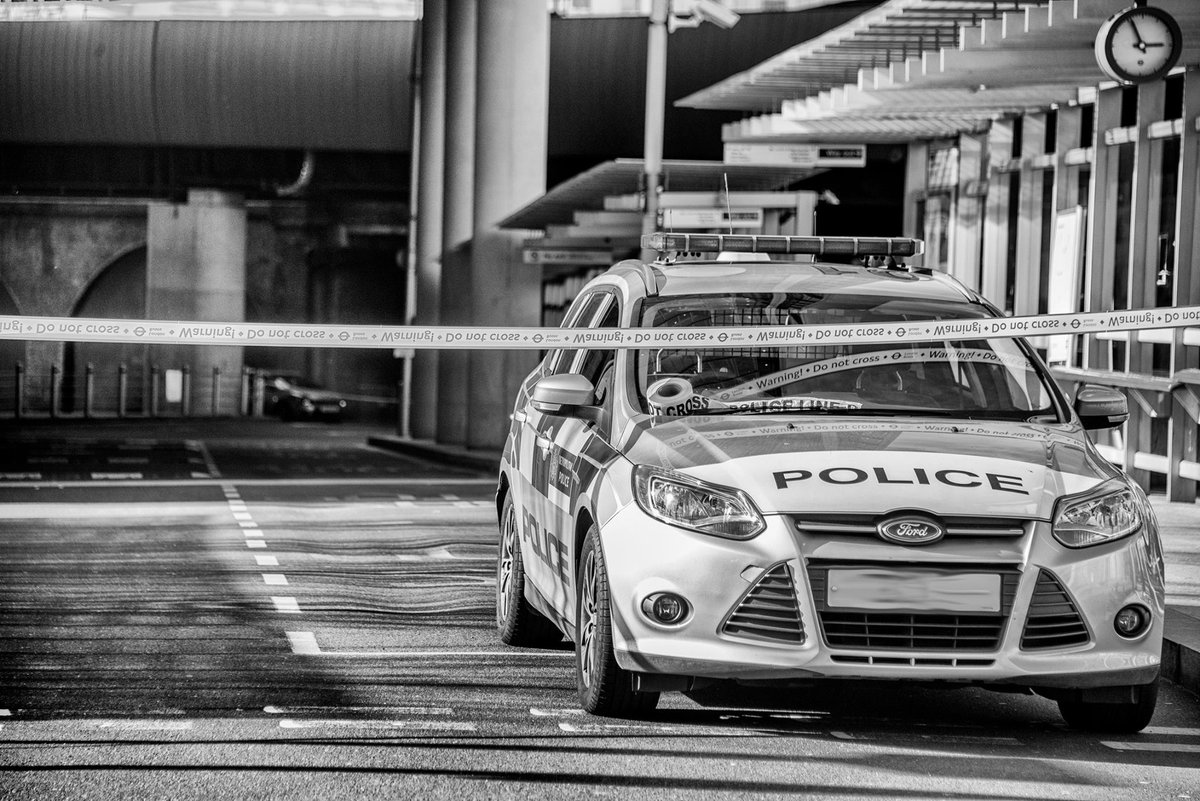 ElizabethArgyll's tweet photo. The fun times at #LondonBridge when some numpty parked their car on a double yellow & ran to buy a coffee & the afternoon got rather interesting for my cameras. Panic is so fancy in #BlackAndWhite.
#BlackandWhitePhotography #StreetPhotography #StreetsOfLondon https://t.co/znggMA3lYn