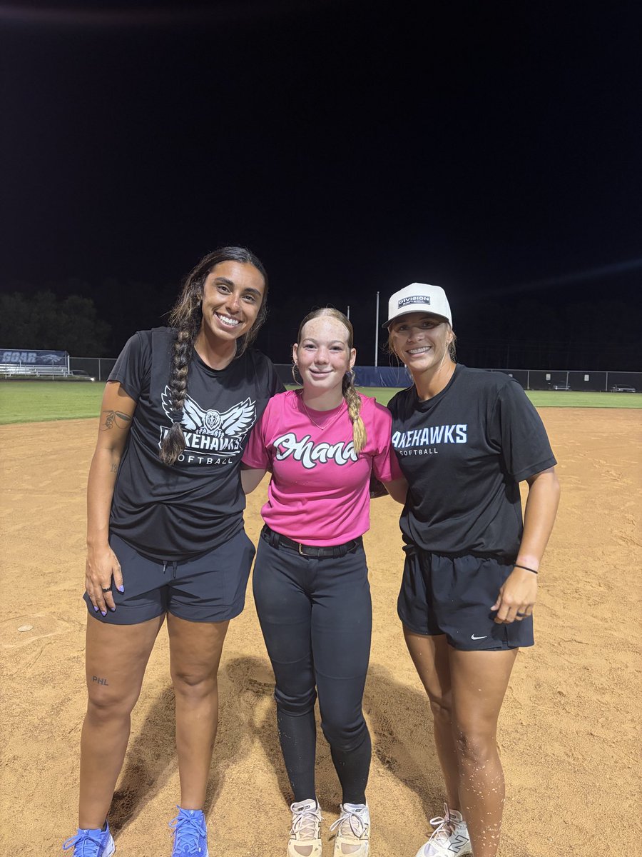 gracie_allen31's tweet photo. Thank you @JustusPerry18 and Coach Mac for a great camp last night, glad the weather held off. I had a great time meeting you both! 
@donuttt2 thank you for putting it on 🫶🏼

@Ohana_Softball https://t.co/jo2s6Ea2Fj