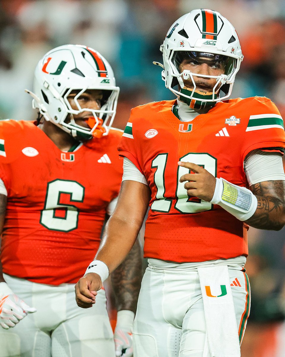 FOS's tweet photo. Miami and Nike have agreed to a massive 10-year, $200M+ deal.

The Hurricanes are dropping Adidas for one of the largest apparel deals in the history of college sports.

via @MiamiHerald https://t.co/3WVNlBlXNS