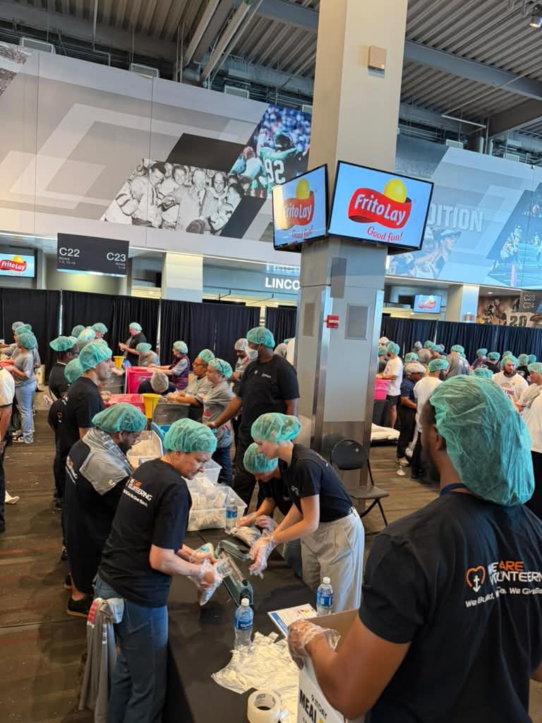 PhillyShipyard's tweet photo. Last week, HPSI’s Culture Council joined the Philadelphia Eagles for their annual 9/11 Day of Service. Alongside volunteers from across the region, we helped Philabundance reach its goal of 1 million packed meals! #HPSI #September11 #Philabundance #Eagles https://t.co/ZdFjCib2yW