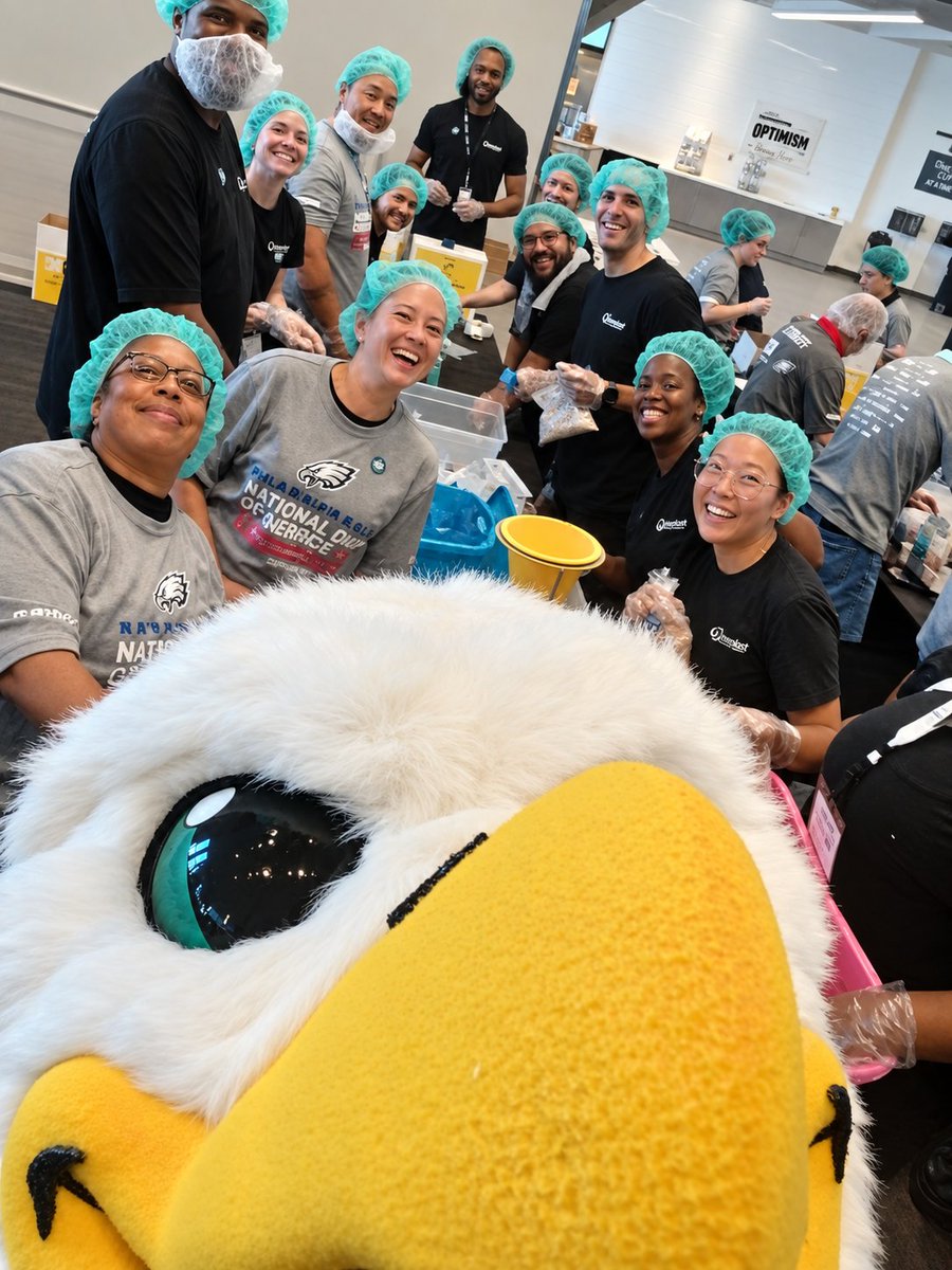 PhillyShipyard's tweet photo. Last week, HPSI’s Culture Council joined the Philadelphia Eagles for their annual 9/11 Day of Service. Alongside volunteers from across the region, we helped Philabundance reach its goal of 1 million packed meals! #HPSI #September11 #Philabundance #Eagles https://t.co/ZdFjCib2yW