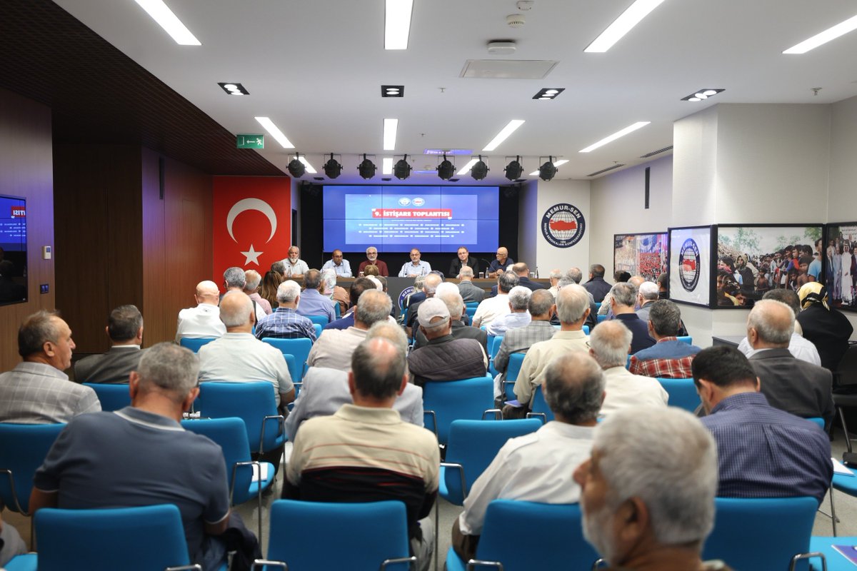 emekli_memursen's tweet photo. Emekli Memur Sen 9.İstişare Toplantısını gerçekleştirdi.Memur Sen İl Temsilcisi Nevzat ÖYLEK Bey'inde katıldığı toplantıda Emekliler konusu her açıdan değerlendirildi. https://t.co/kXOVajaetX