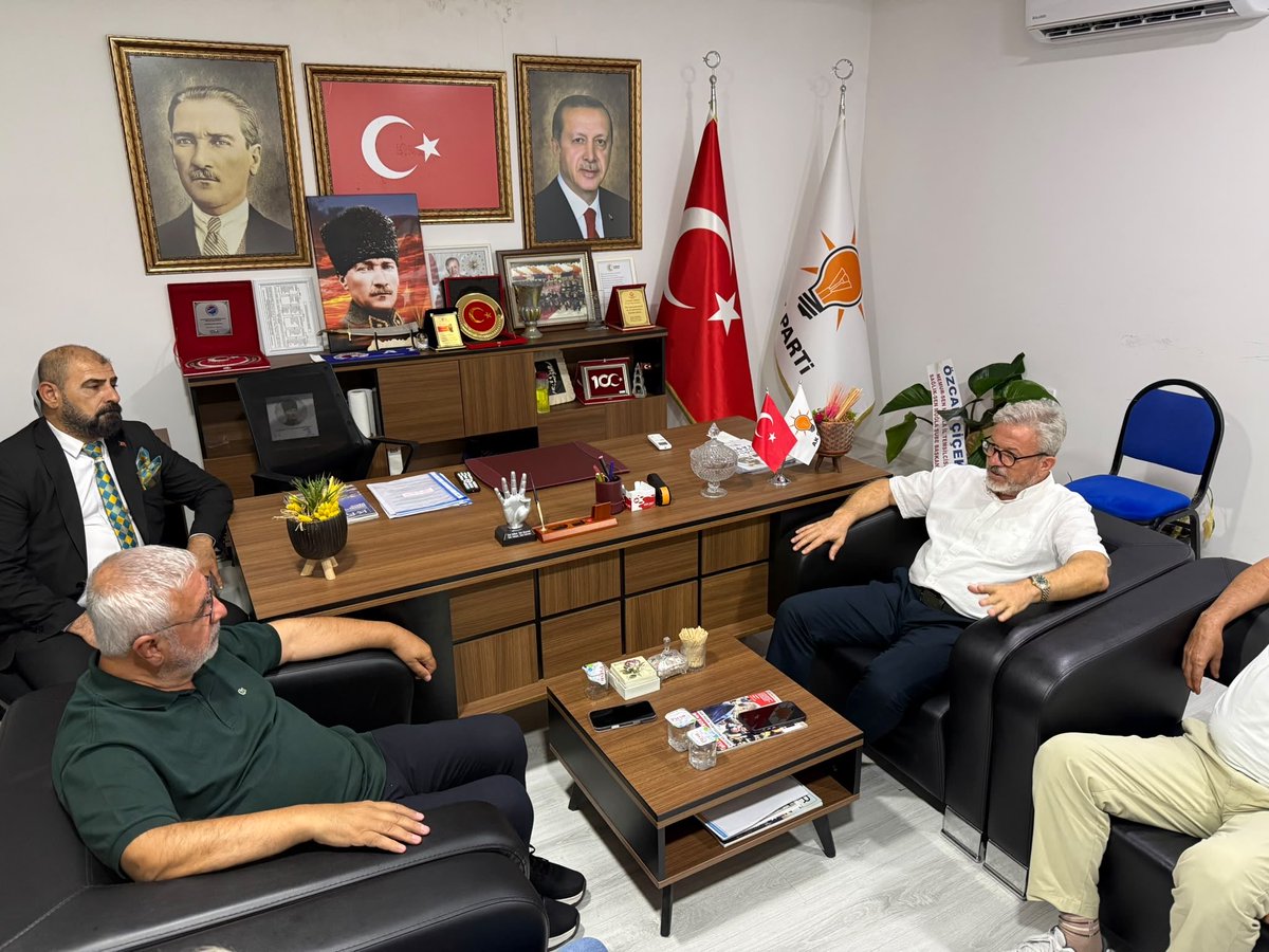 MetinerBasin's tweet photo. Muğla/Fethiye…

AK Parti Fethiye ilçe teşkilatımızı ziyaret ettik.

Değerli Başkanımız Kadir Sarıhan ve yönetici arkadaşlarımızla uzun uzadıya söyleştik, muhabbeti koyulaştırdık.

İlk günkü aşkla ve inançla.

Durmak yok, yola devam. https://t.co/EZE1mV3all