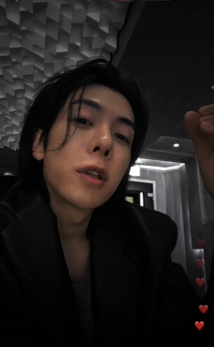 bbsmin_'s tweet photo. Putting this here for now cause I need to go get my beauty sleep (got work tomorrow 😭) https://t.co/STqBDZHPOD