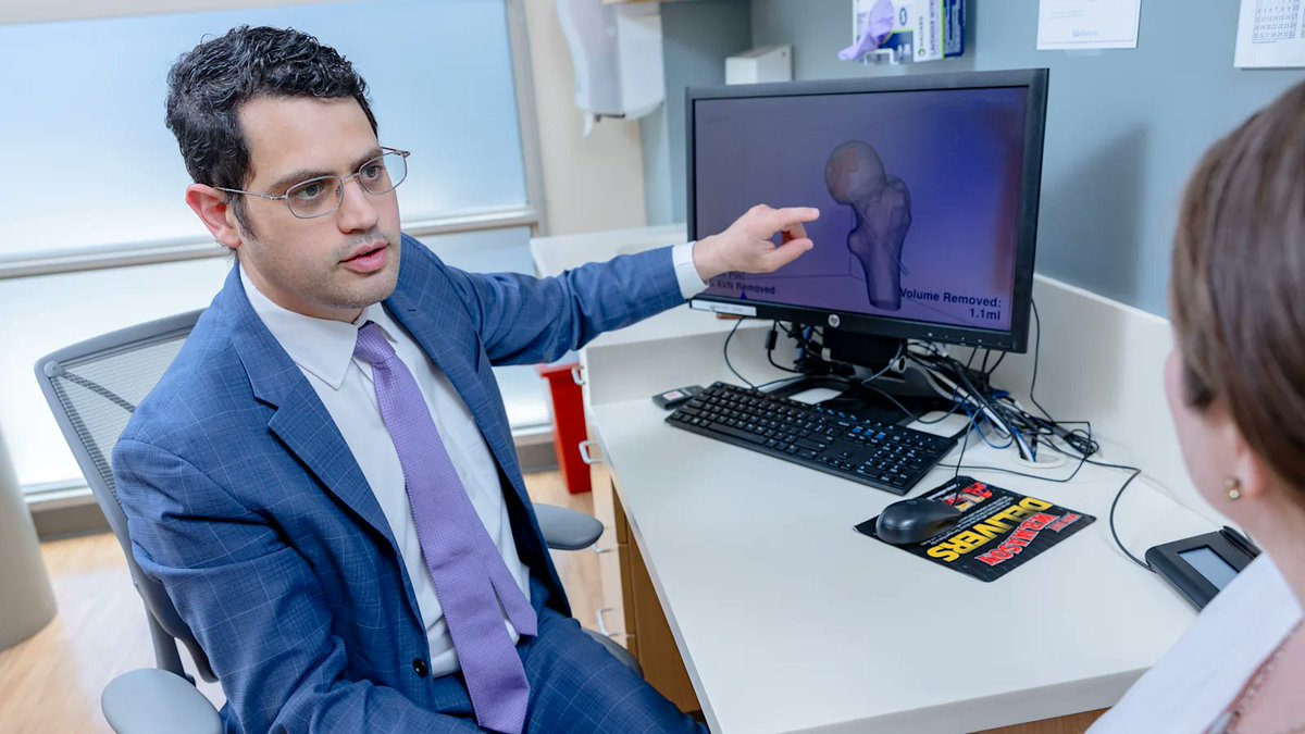 YaleMedicine's tweet photo. You might think of hip disease as something that comes with #age, but avascular necrosis (AVN) can strike decades earlier – often in a patient's 20s, 30s, or 40s.
Learn how YM clinicians work to preserve function, reduce #pain, and delay #HipReplacement for patients with AVN: https://t.co/zXzYpk1l8T