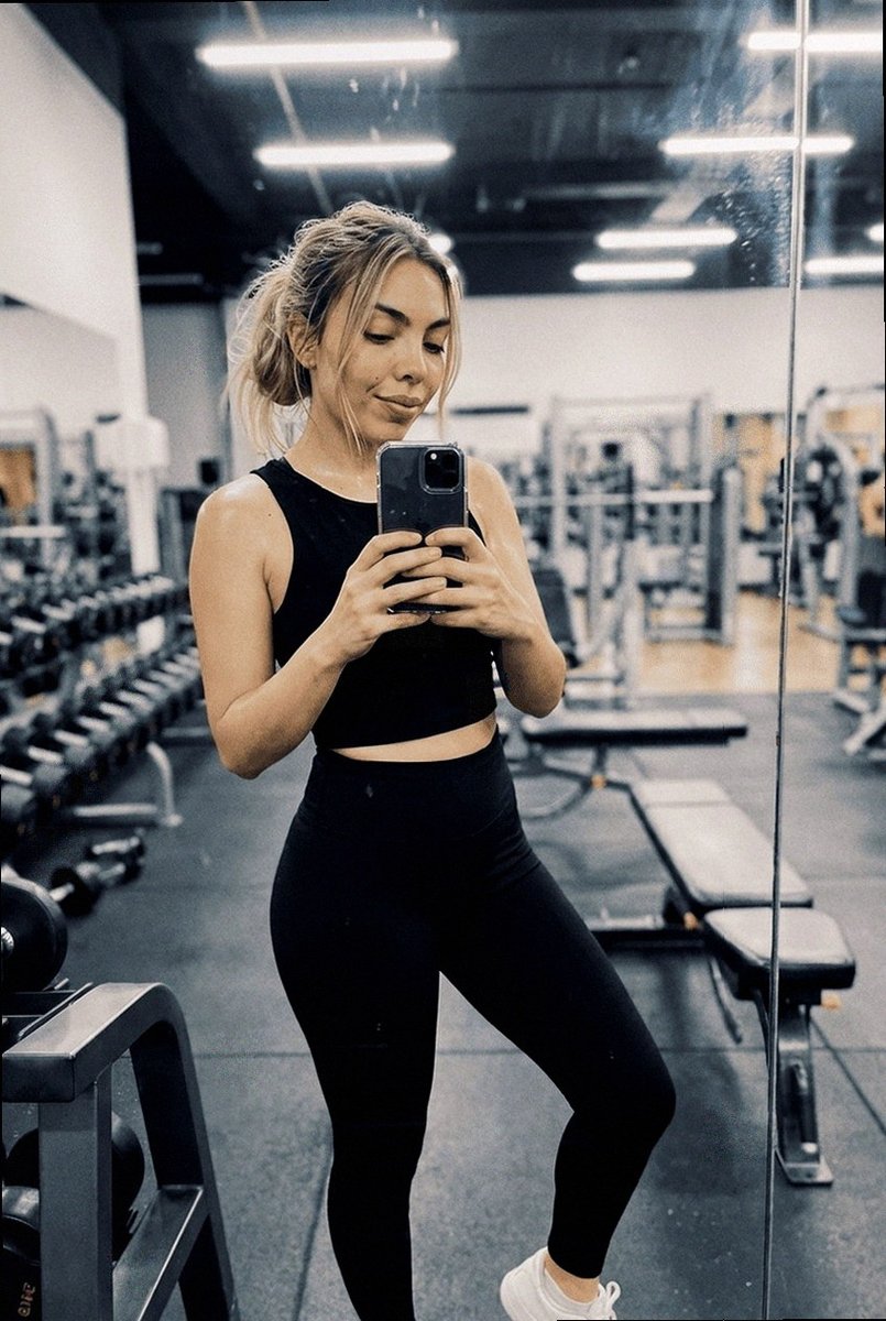 sofiez28 tweet picture
