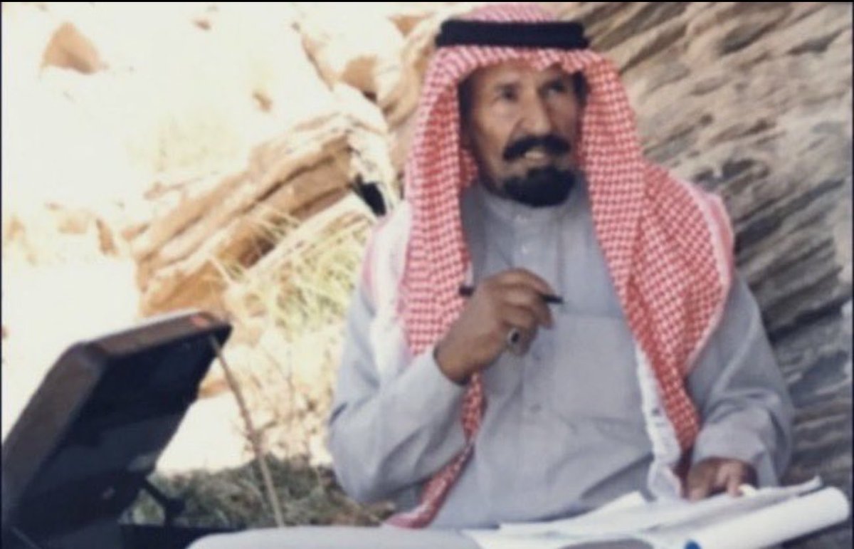 u_av11's tweet photo. العفه في قصيد نمر ابن صنت  :

يوم طاح الغطا ضاقت علي الوسيعه
الله اللي عصمني بالحيا والشهامه
_____
عديت عن مبسم المجمول لاذوقه
انا بلاي الحيا وادرى على ديني
_____
عن صاحبي ردني سحا
ادرا وجيه المفاليحي
_____
وختاماً :

قد تمّت الملكه على دفتر الضبط
على النقا ماهوب درب الفضيحه .. https://t.co/dKuEPBiDzP