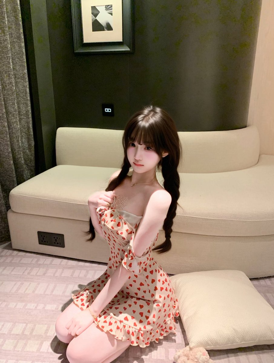kelly24ix6's tweet photo. 这个点有真人吗？今日份OOTD  

开脱！！上供！！  

真的给b看，反正不要🚪 https://t.co/a31qCzcSCT