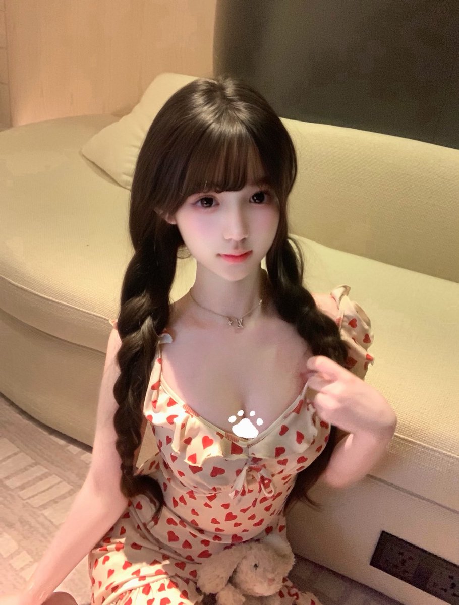 kelly24ix6's tweet photo. 这个点有真人吗？今日份OOTD  

开脱！！上供！！  

真的给b看，反正不要🚪 https://t.co/a31qCzcSCT