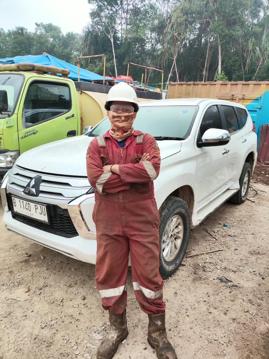Zahid_prst's tweet photo. helm putih tapi bukan mandor , insinyur, supervisor, pengawas apalagi engineer.
Tapi di bagian kerja yang high risk
Rasa takutku memang tidak ada tapi masih banyak keraguan dalam bertindak https://t.co/YBfOwW6B6Z