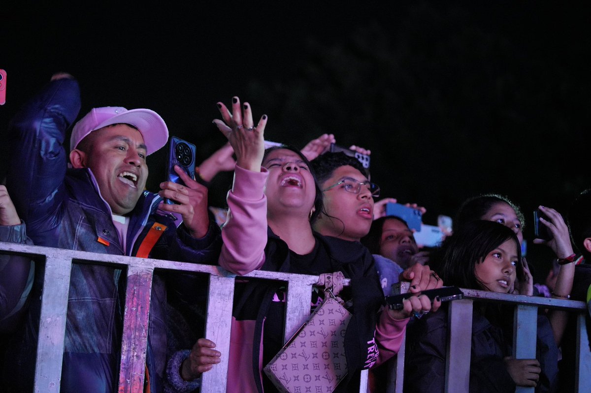 FeriaPuebla's tweet photo. ¡Una noche inolvidable que hizo vibrar el corazón de la ciudad! 🇲🇽

Así se vivió la euforia con @GloriaTrevi en el Zócalo de Puebla en el marco de las #FiestasPatriasPuebla. Todas las voces cantando al unísono, pura energía y el orgullo tricolor a flor de piel. 🔥🎤 https://t.co/UJropdbMjm