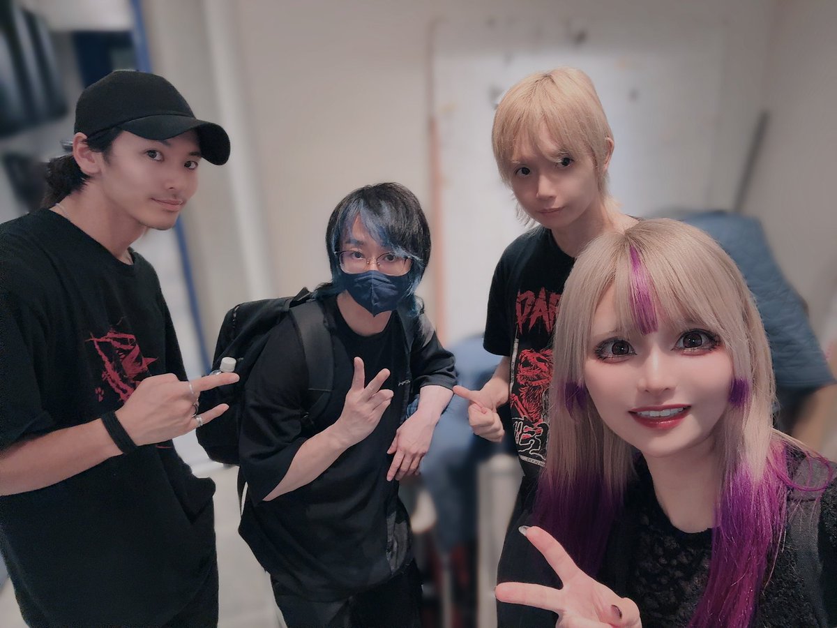 haluka0919's tweet photo. ライブ前にワンマンのリハしてきた！
いよいよだ…！

バンドセットやっぱり迫力すごい！めちゃくちゃかっこいい😳

普段より何倍も強くなる最強ディアブルボアを目に焼き付けてほしい👁

来てよかったと思わせてみせる！

Gt.格さん@itaru_hexvoid 
Ba.ゼクスさん@SAKURA_Zechs 
Dr.哲郎さん@tetsuro_drum