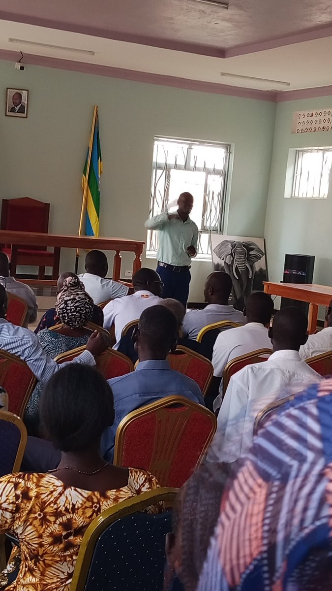 ObalimTonny's tweet photo. Today, I officiated a meeting with PDM SACCO leaders, LC1s &amp; LCIIs on the new guidelines separating political office from PDM leadership.

I appreciate our leaders for their work &amp; call for transparency, accountability &amp; teamwork as we strengthen PDM to better benefit our people. https://t.co/i3pMqj1SQA