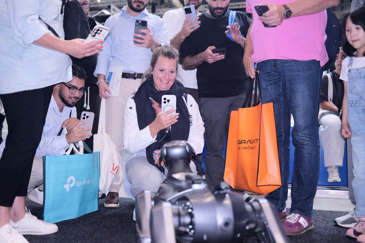 AiMOGA_Spain's tweet photo. 🚀 Chery MOGA Robotics at IFA Berlin https://t.co/bjVvEkCsSR