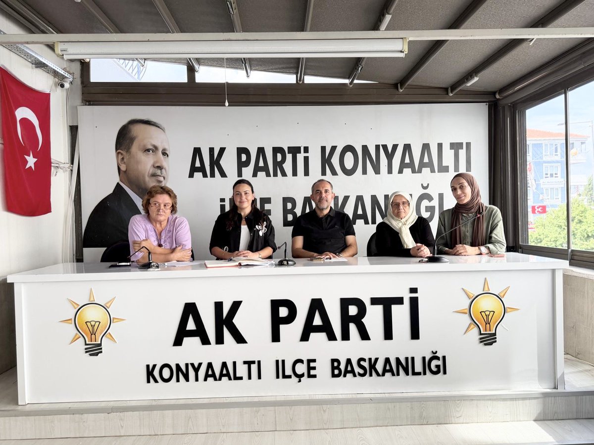 avyunusgunal's tweet photo. Kadın Kolları Yönetim Kurulu toplantısına katılarak, teşkilat çalışmalarımızı ve önümüzdeki dönemde yapacağımız saha çalışmalarını değerlendirdik. https://t.co/KsHYmJJysV